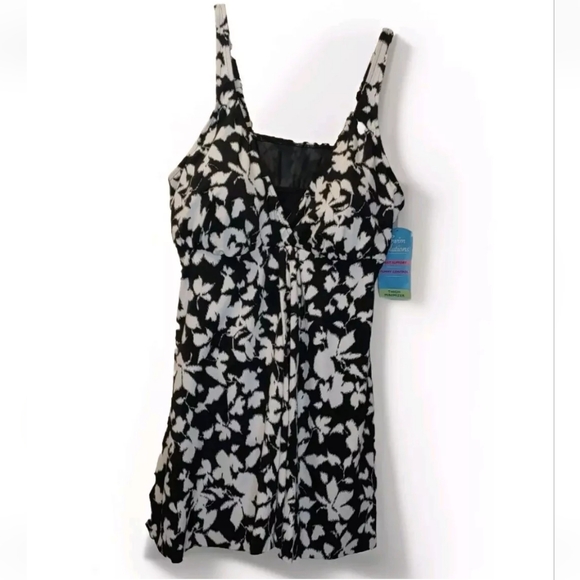 Swim Solutions Fly Away Tummy Control Swim Dress Woman Plus 18W Wireless New - Picture 6 of 12